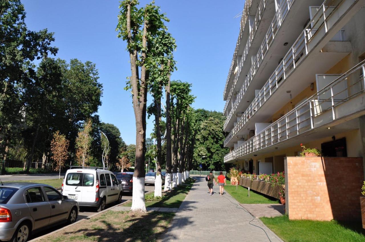 Coral Onix Apartment Neptun Bagian luar foto